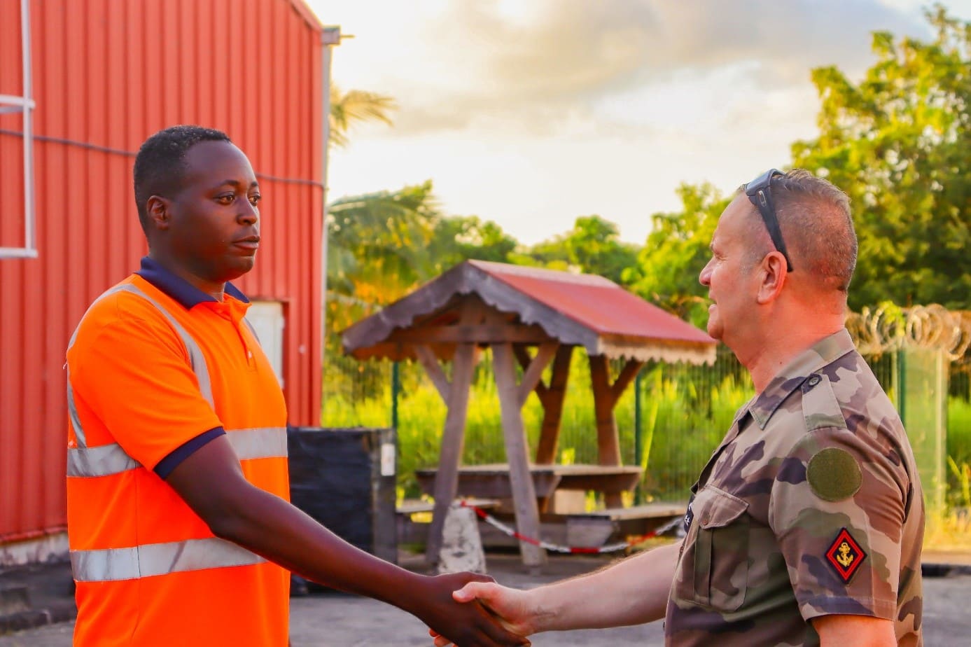 Le général Peloux, commandant du SMA, a visité le RSMA Guadeloupe
